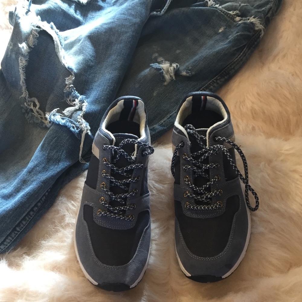 Tommy Hilfiger woman’s shoes Hillary’s size 8